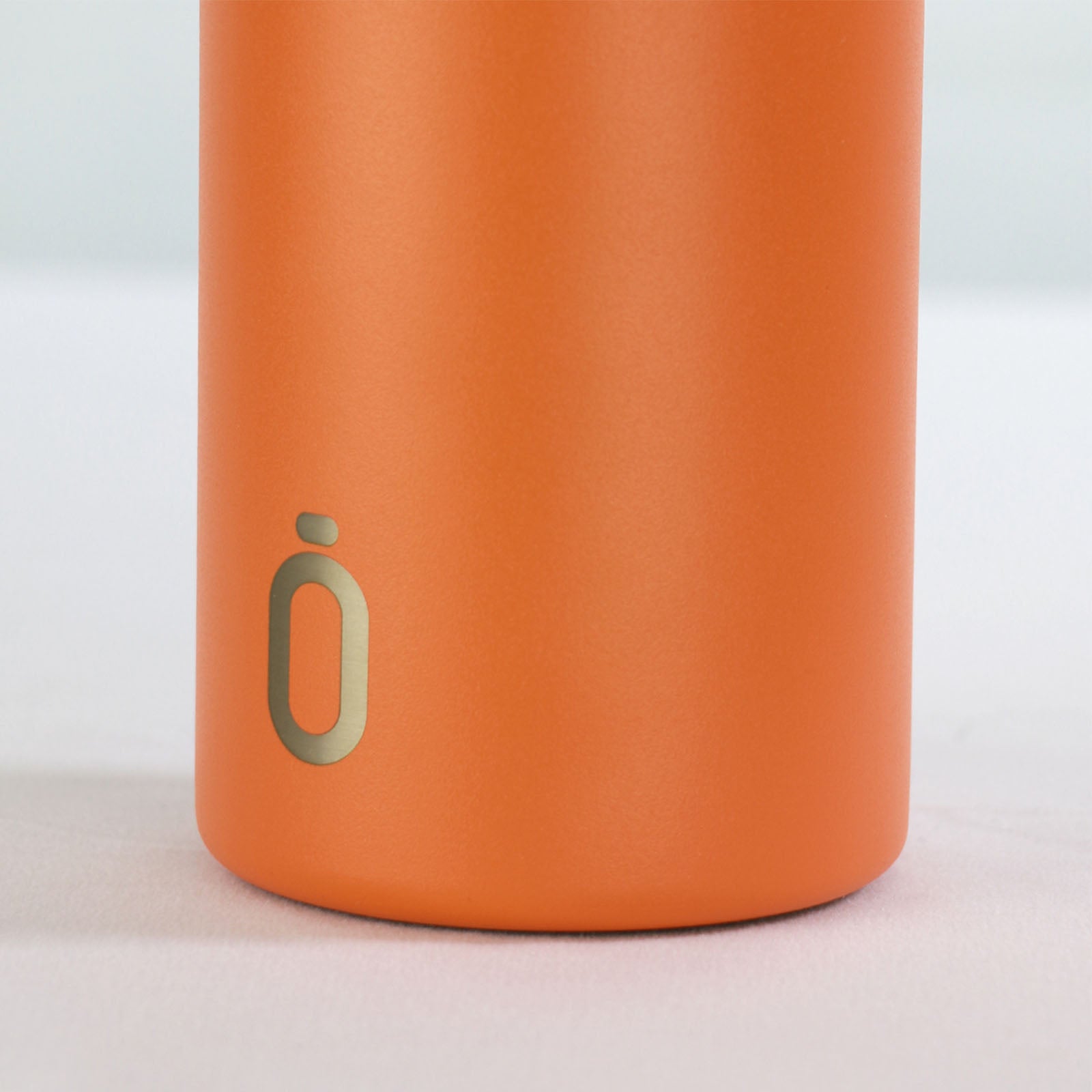 Runbott Sport - Botella Térmica Reutilizable de 0.6L con Interior Cerámico. Naranja