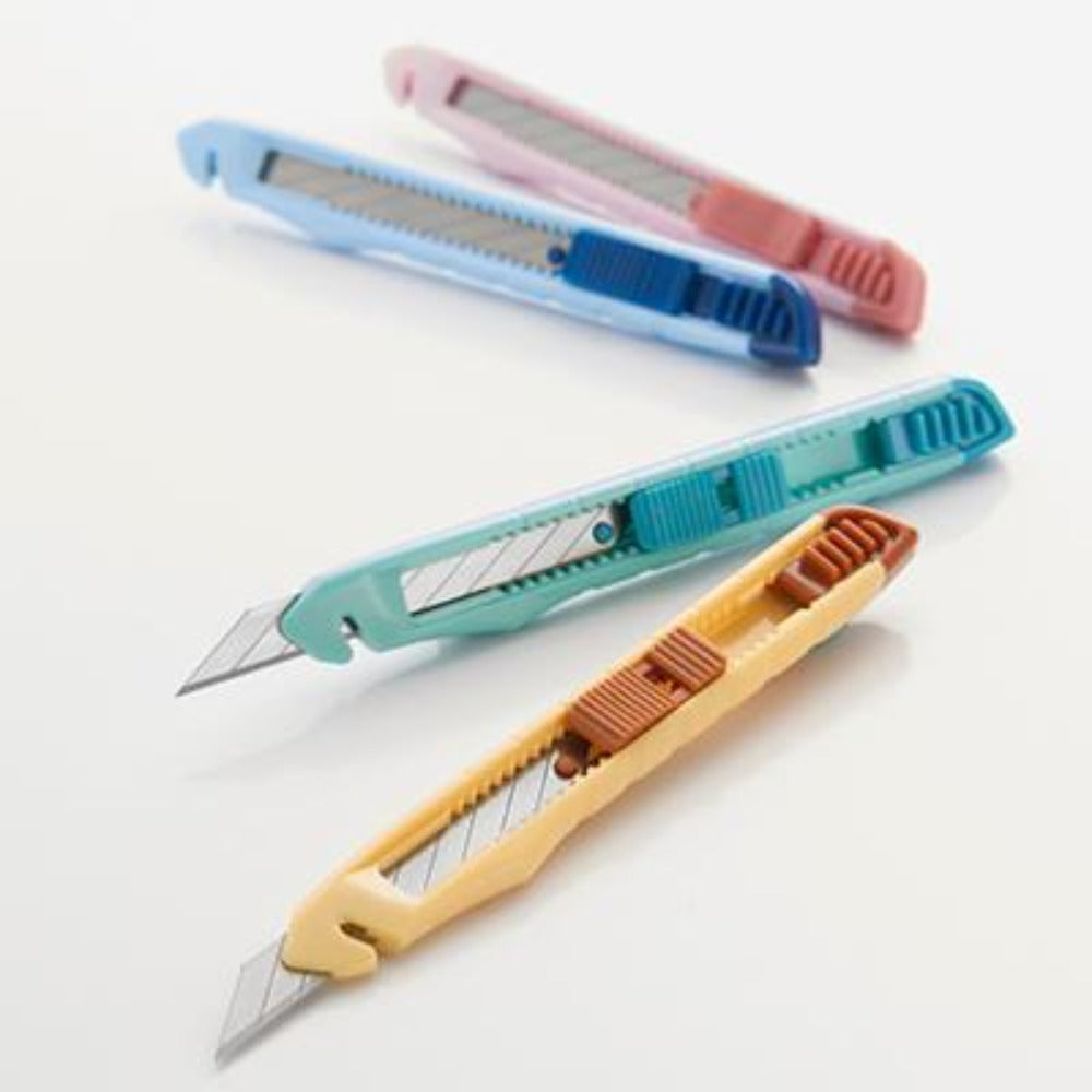 Comprar Cutter pequeño, azul, cuchilla 9 mm bloqueable i articles de  Papereria per l'oficina